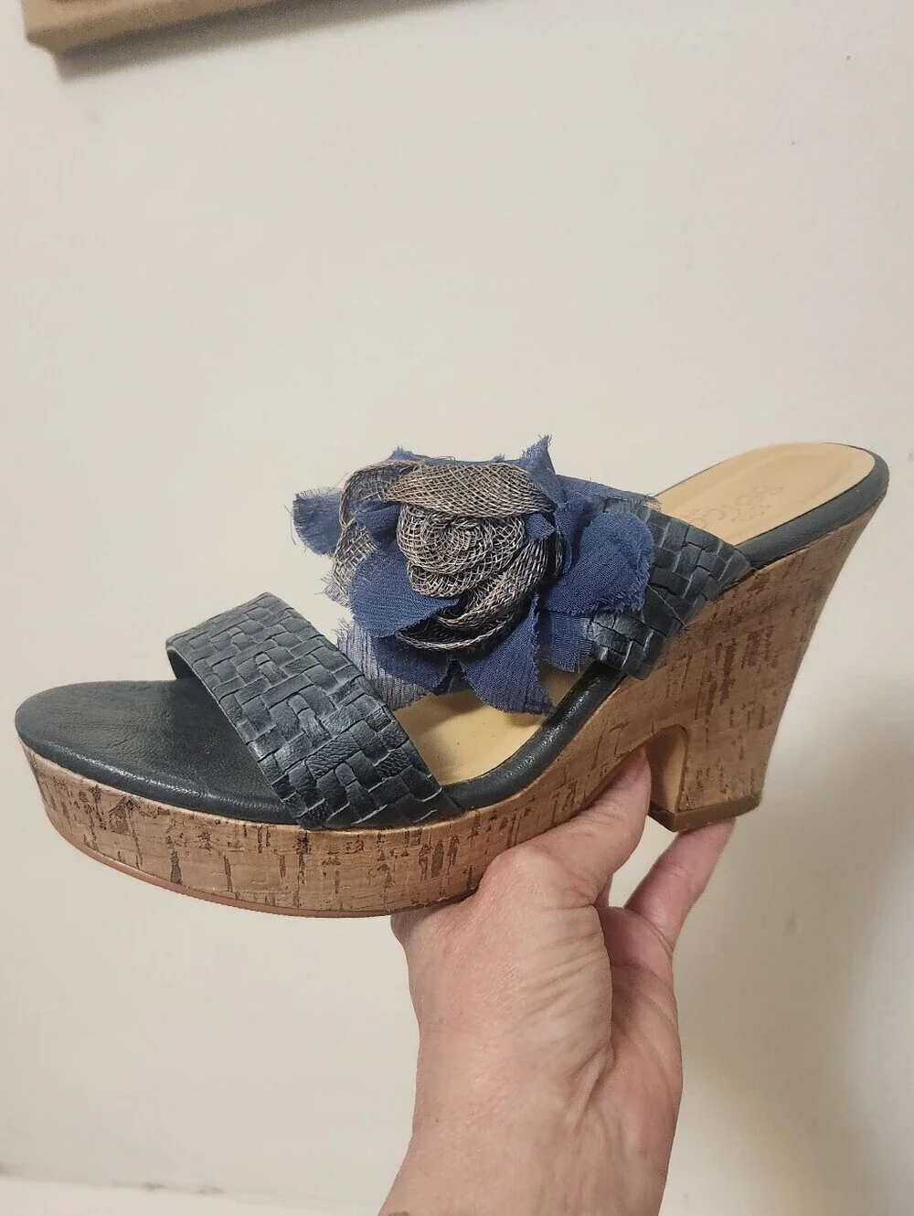 Sbicca Blue Silver Hotmark Flower Platform Wedge Heels Sz 7.5 EUC